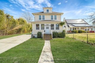 129 Bay Avenue, Patchogue, NY 11772