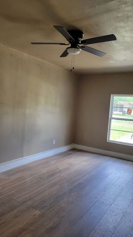 4660 Lois Street, Fort Worth, TX 76119