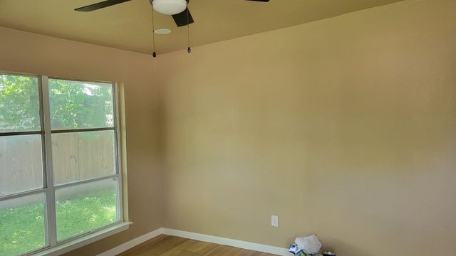 4660 Lois Street, Fort Worth, TX 76119