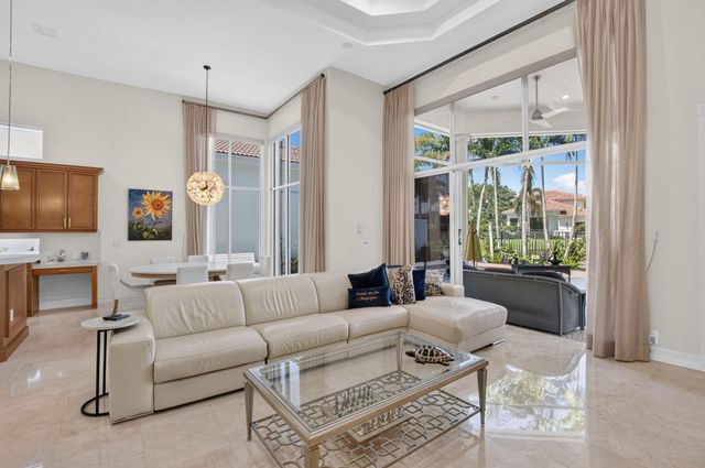 17936 Villa Club Way, Boca Raton, FL 33496