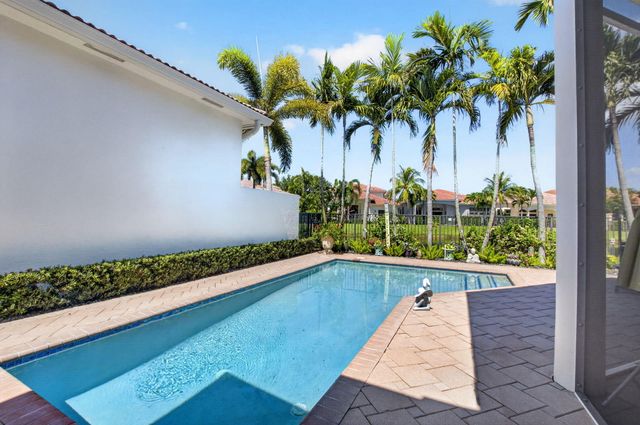 17936 Villa Club Way, Boca Raton, FL 33496