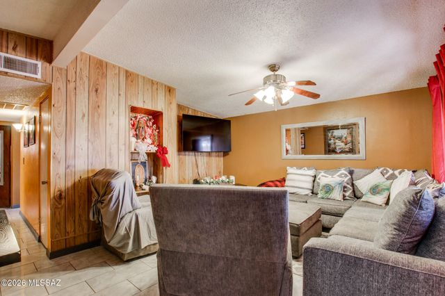 6927 S Lundy Drive, Tucson, AZ 85756