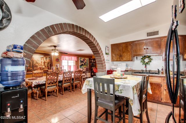 6927 S Lundy Drive, Tucson, AZ 85756