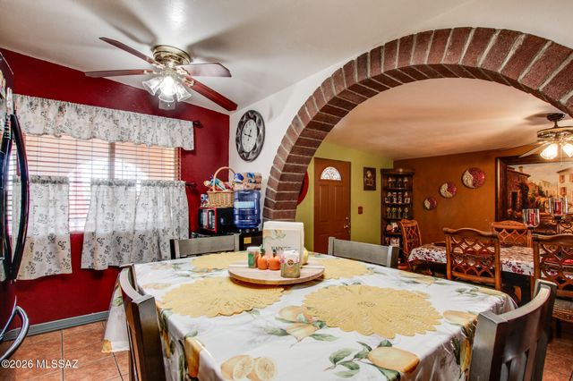 6927 S Lundy Drive, Tucson, AZ 85756