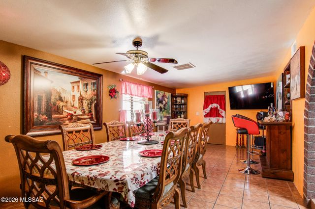 6927 S Lundy Drive, Tucson, AZ 85756