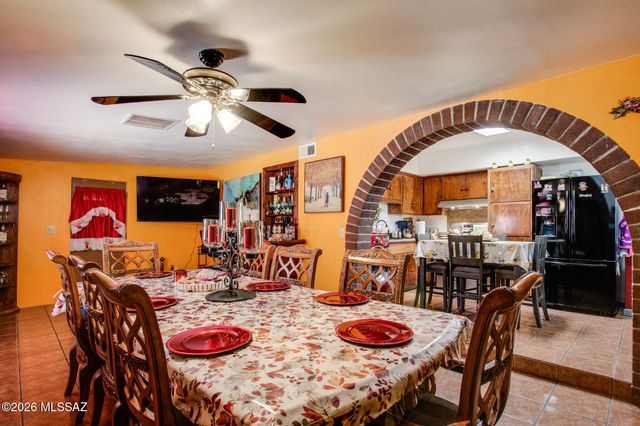 6927 S Lundy Drive, Tucson, AZ 85756