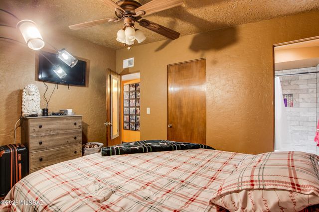 6927 S Lundy Drive, Tucson, AZ 85756