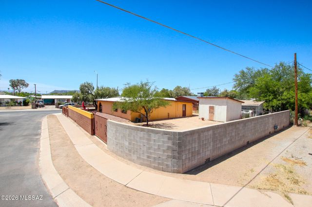 6927 S Lundy Drive, Tucson, AZ 85756