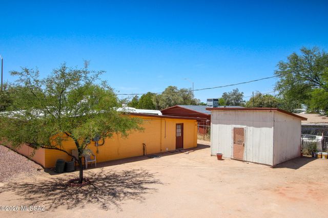 6927 S Lundy Drive, Tucson, AZ 85756