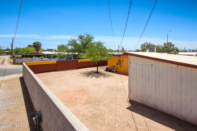 6927 S Lundy Drive, Tucson, AZ 85756