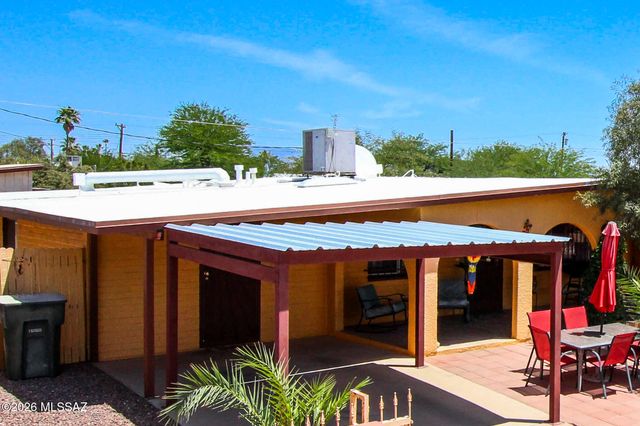 6927 S Lundy Drive, Tucson, AZ 85756