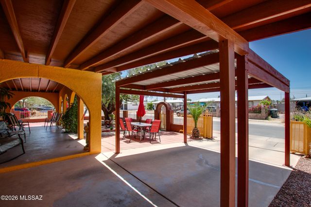6927 S Lundy Drive, Tucson, AZ 85756
