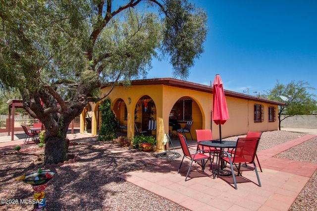 6927 S Lundy Drive, Tucson, AZ 85756