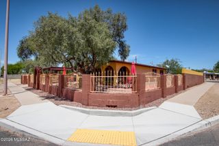6927 S Lundy Drive, Tucson, AZ 85756