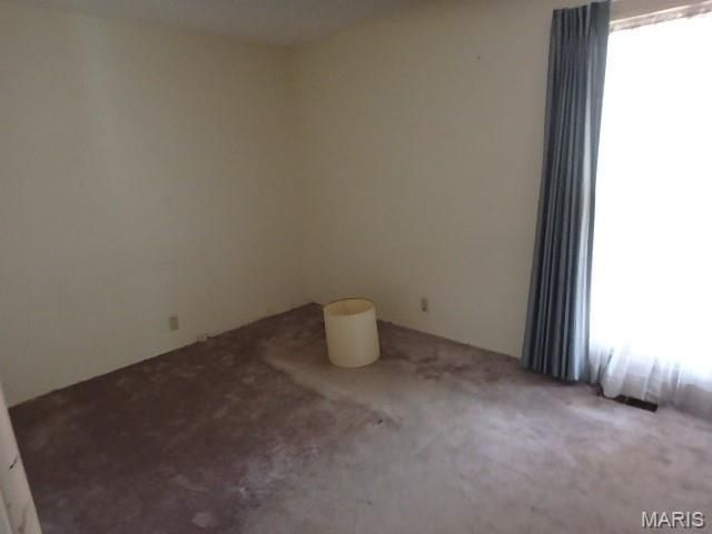 990 Saddle Drive, Florissant, MO 63033