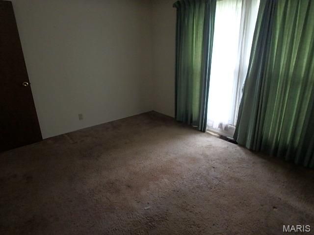 990 Saddle Drive, Florissant, MO 63033