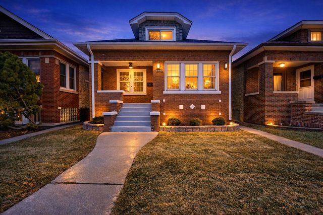1445 East Avenue, Berwyn, IL 60402