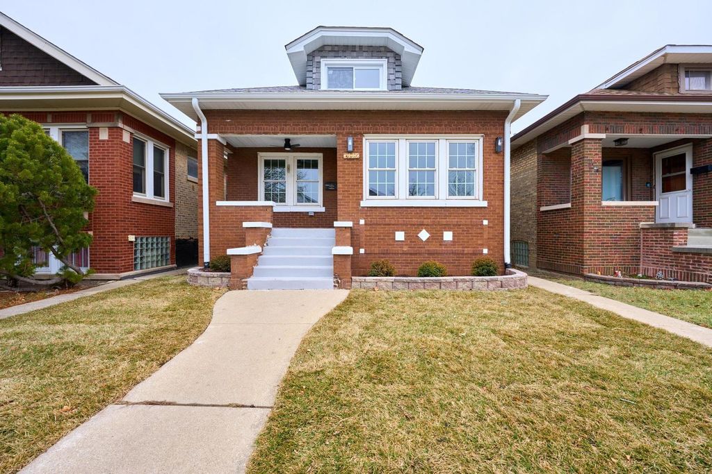 1445 East Avenue, Berwyn, IL 60402