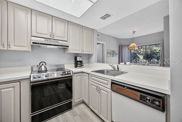 3 Wimbledon Ct Apt 204, Hilton Head Island, SC 29928