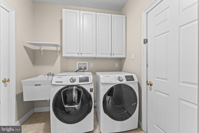 14 SLOAN RD, West Chester, PA 19382