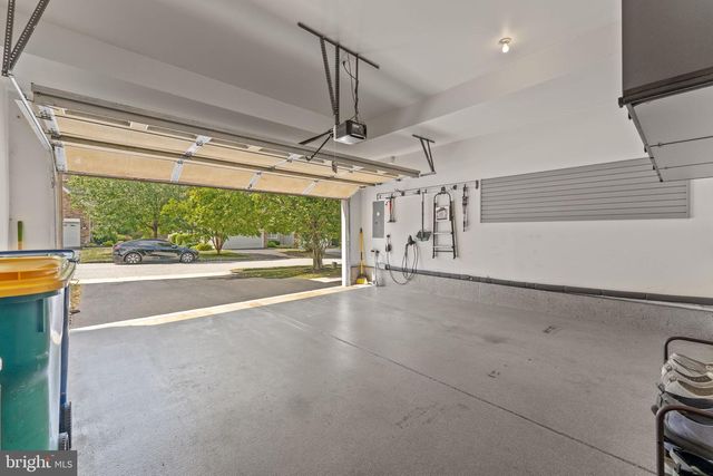 14 SLOAN RD, West Chester, PA 19382