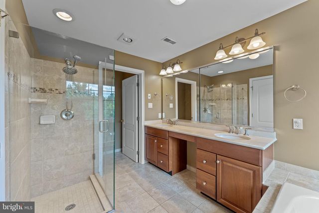 14 SLOAN RD, West Chester, PA 19382