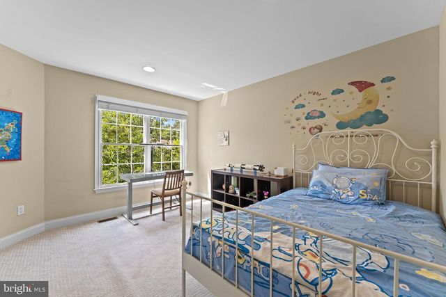 14 SLOAN RD, West Chester, PA 19382