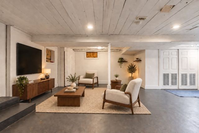 53 Westminster Ave, Haverhill, MA 01830