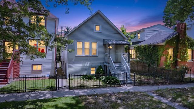 7931 S Muskegon Avenue, Chicago, IL 60617