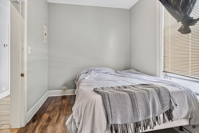 7931 S Muskegon Avenue, Chicago, IL 60617