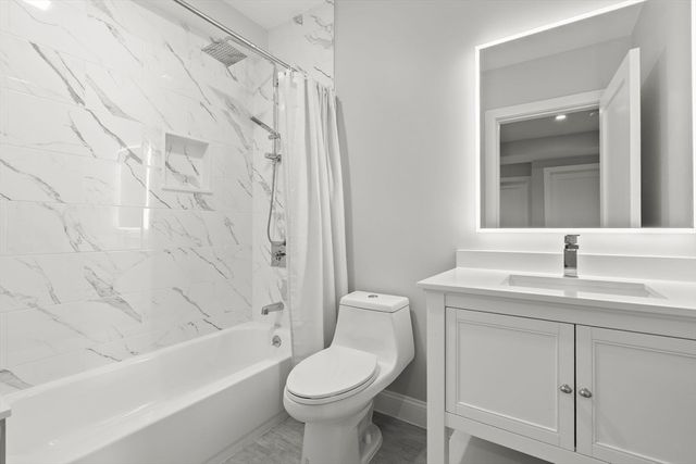 11 Oak Grove Terrace 303, Quincy, MA 02169