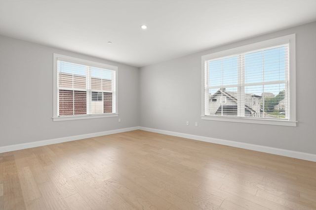 11 Oak Grove Terrace 303, Quincy, MA 02169