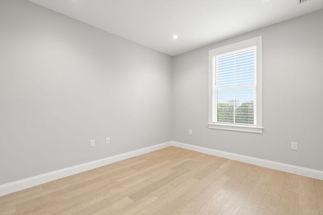 11 Oak Grove Terrace 303, Quincy, MA 02169