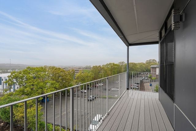 11 Oak Grove Terrace 303, Quincy, MA 02169