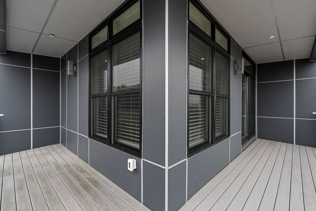 11 Oak Grove Terrace 303, Quincy, MA 02169