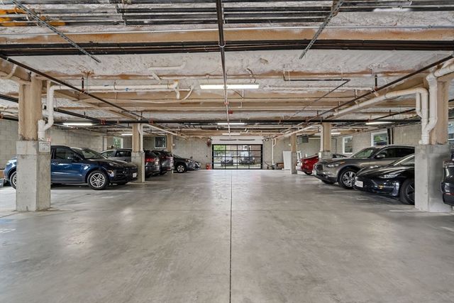 11 Oak Grove Terrace 303, Quincy, MA 02169