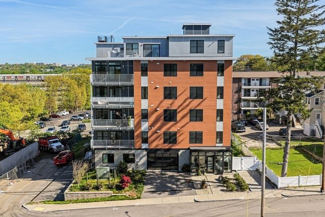 11 Oak Grove Terrace 303, Quincy, MA 02169
