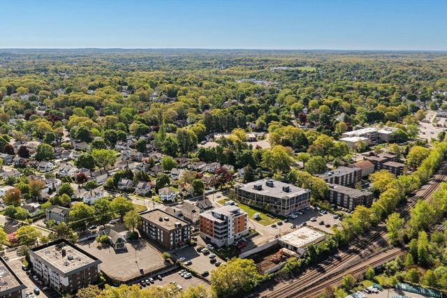 11 Oak Grove Terrace 303, Quincy, MA 02169