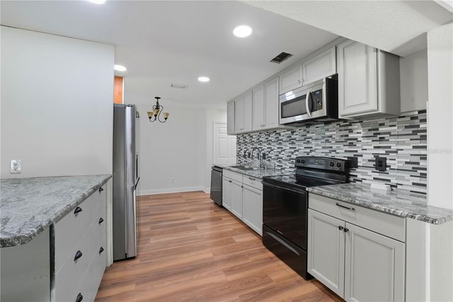 416 HAVERLAKE CIRCLE, Apopka, FL 32712