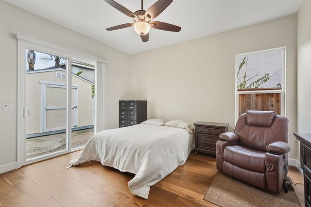 9973 W Taron Dr, Elk Grove, CA 95757