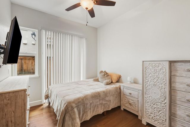 9973 W Taron Dr, Elk Grove, CA 95757