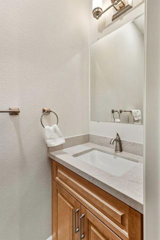 9973 W Taron Dr, Elk Grove, CA 95757