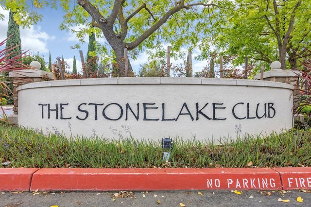 9973 W Taron Dr, Elk Grove, CA 95757