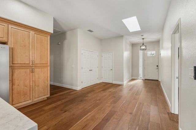 9973 W Taron Dr, Elk Grove, CA 95757