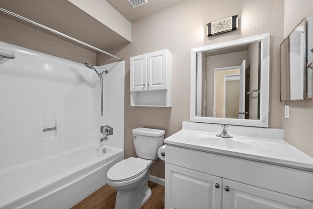 6911 Alvarado Rd 20, San Diego, CA 92120