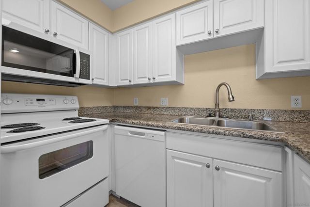 6911 Alvarado Rd 20, San Diego, CA 92120