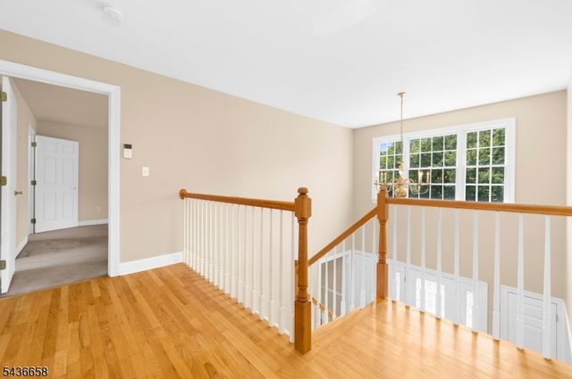 4 Winters Dr, Lebanon Twp., NJ 08826