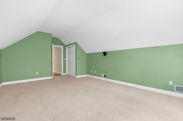 4 Winters Dr, Lebanon Twp., NJ 08826