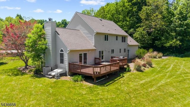 4 Winters Dr, Lebanon Twp., NJ 08826