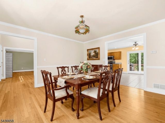 4 Winters Dr, Lebanon Twp., NJ 08826